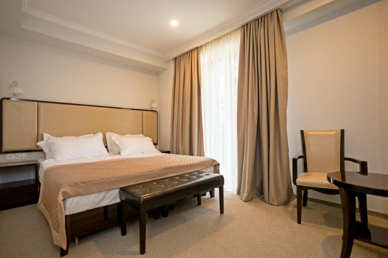Hotel Genio Tiflis Habitación foto