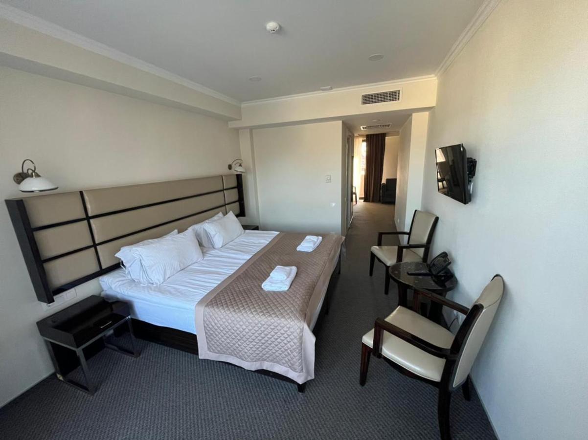 Hotel Genio Tiflis Exterior foto